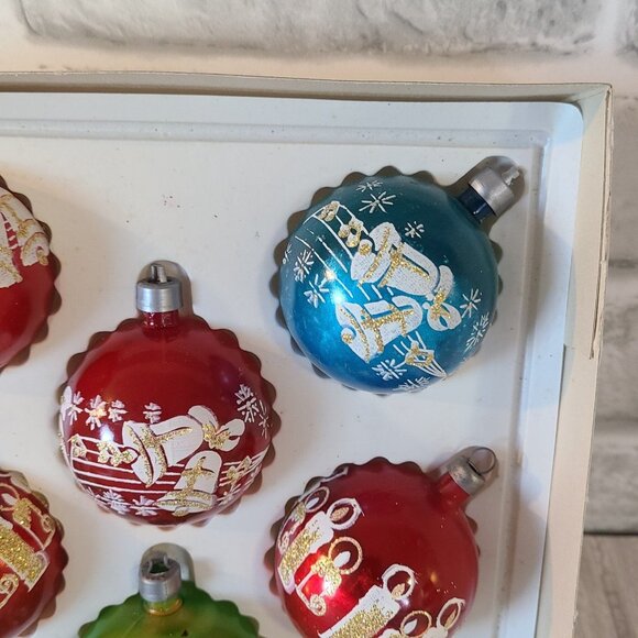 Vintage Unbreakable Christmas Ornaments Made in Italy Box of 6 - Picture 5 of 8